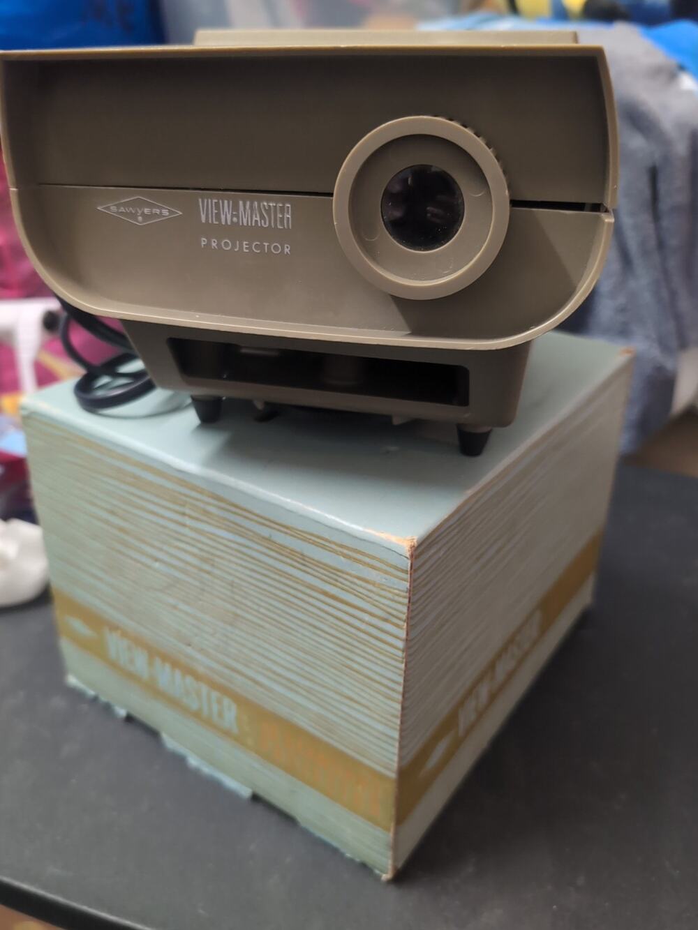 VINTAGE SAWYERS VIEWMASTER 30 STANDARD PROJECTOR With BOX